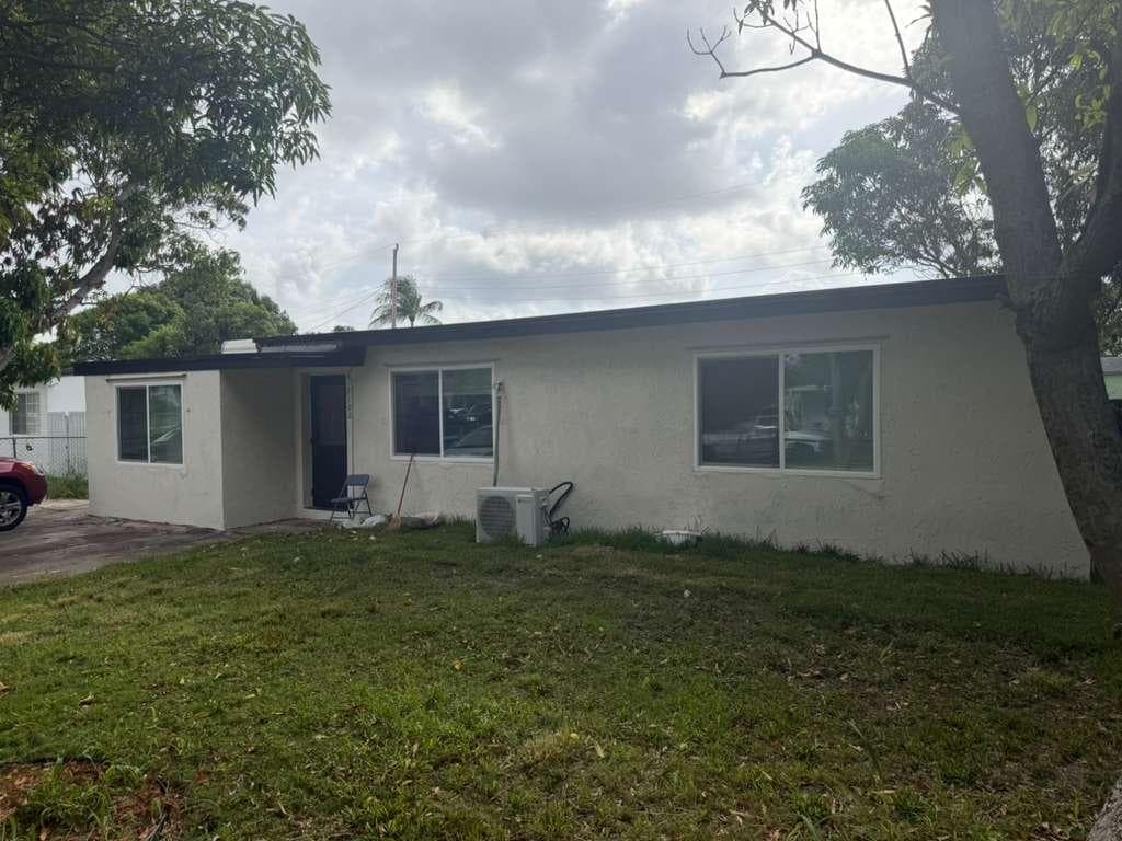 3196 Orange St - B